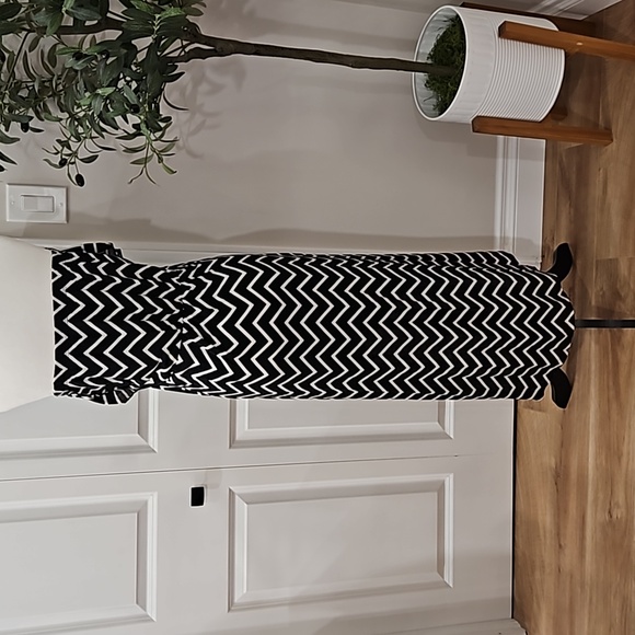 Lily Bleu Beach Chevron High Low Strapless Dress. SMALL - Picture 12 of 15